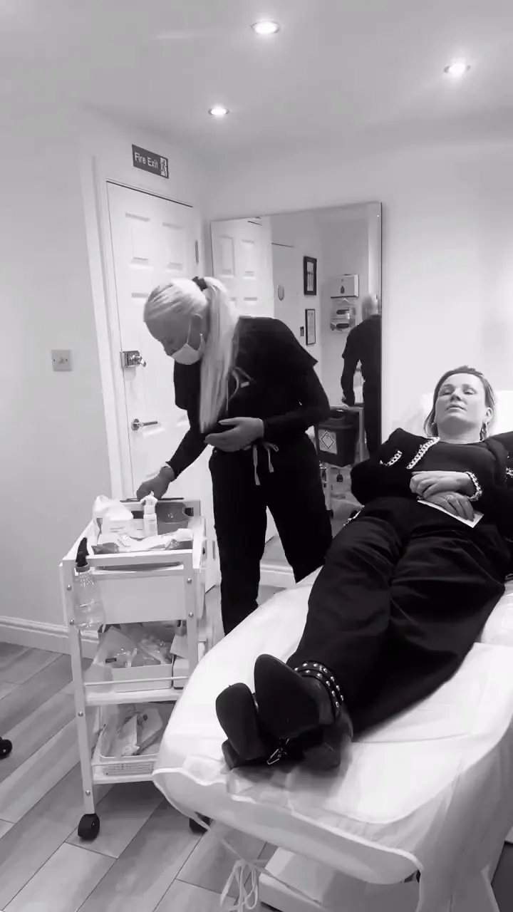 A client relaxing in the treatment chair